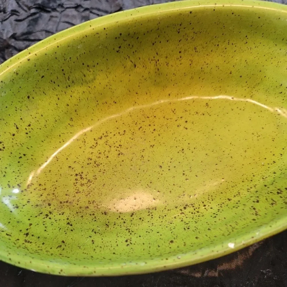 0782. 1974 ~ Vintage ~ Collectable ~ Haeger Pottery ~ Bright Green Speckled Glaz